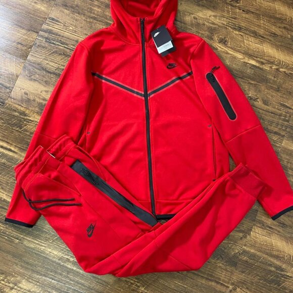 Red Nike Tech Fleece Tracksuit (2 piece) Men’s in Sizes M,L,XL,XXL with Tags - Picture 1 of 1
